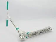 Skiro District Custom belo-turkizen-v2 – slika 2